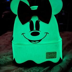 Disney Loungefly Minnie Mouse Glow in the Dark Ghost Backpack – Halloween
